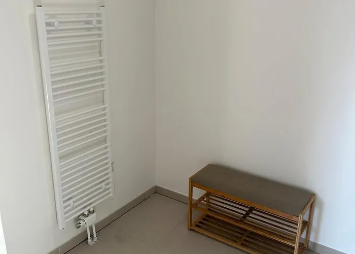 Le Spot كاميير